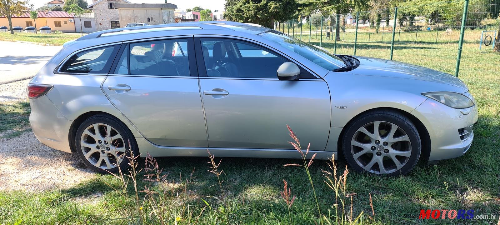 2010' Mazda 6 Karavan photo #2