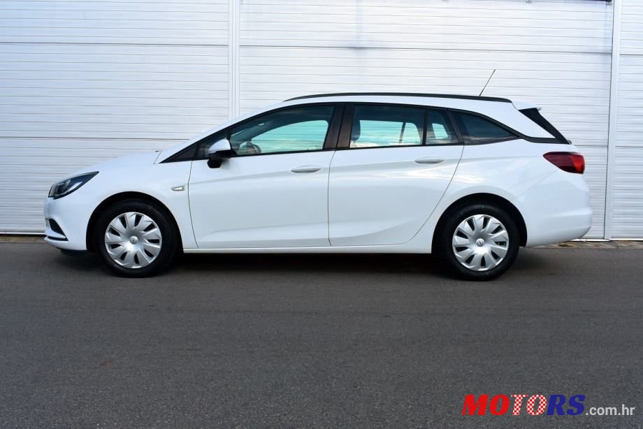 2017' Opel Astra Karavan photo #3