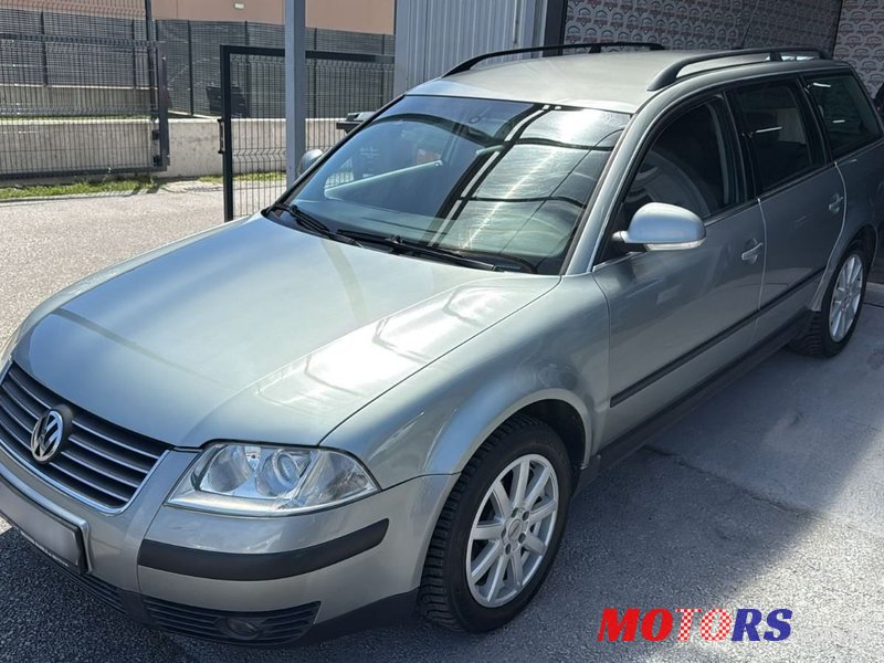 2004' Volkswagen Passat Variant photo #3