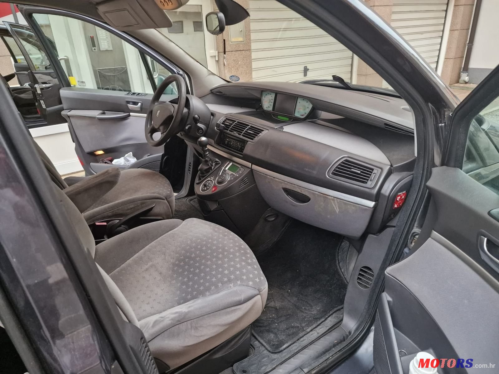 2004' Peugeot 807 St 2,2 Hdi photo #5