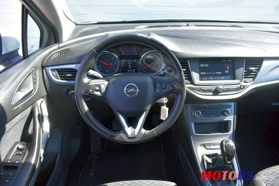 2020' Opel Astra photo #4