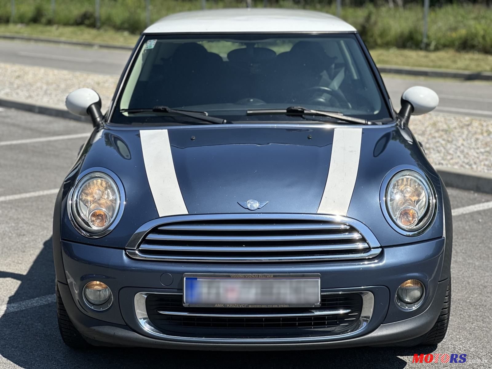 2010' MINI Cooper Cooper photo #2