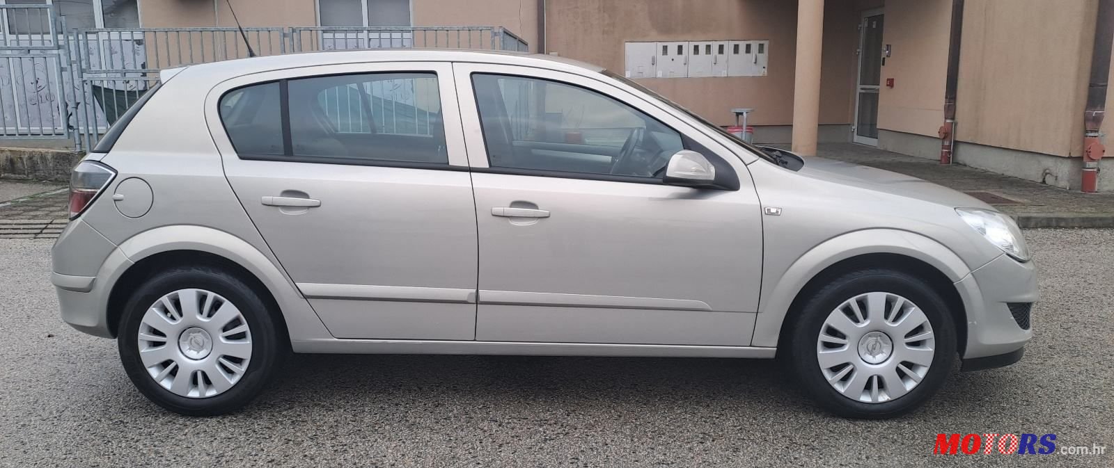 2008' Opel Astra 1,6 photo #6