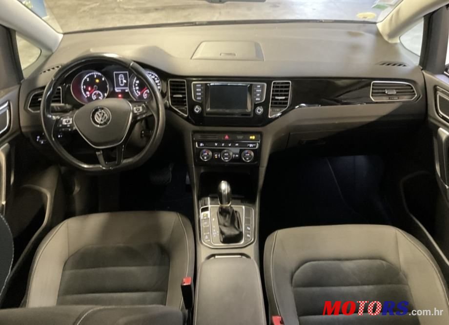 2015' Volkswagen Golf 1.6 Tdi photo #6