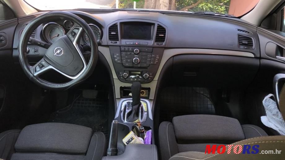 2011' Opel Insignia photo #4