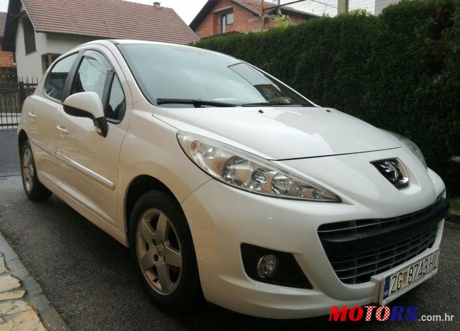 2011' Peugeot 207 1,4 Hdi photo #1