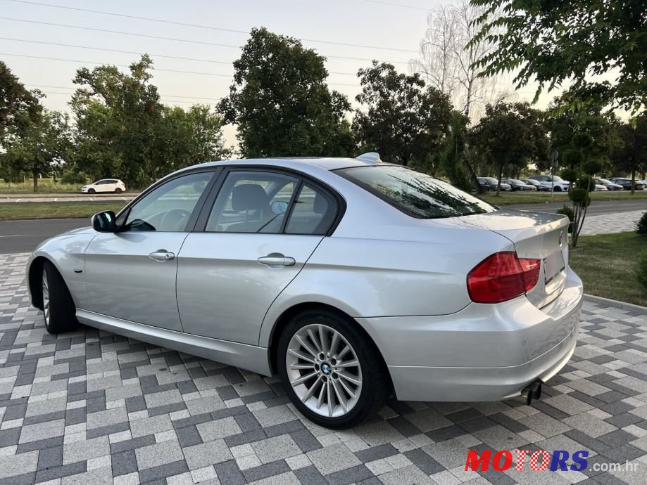 2010' BMW Serija 3 316D photo #3