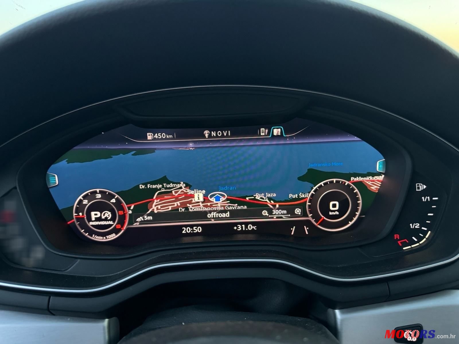 2019' Audi A4 Avant photo #3