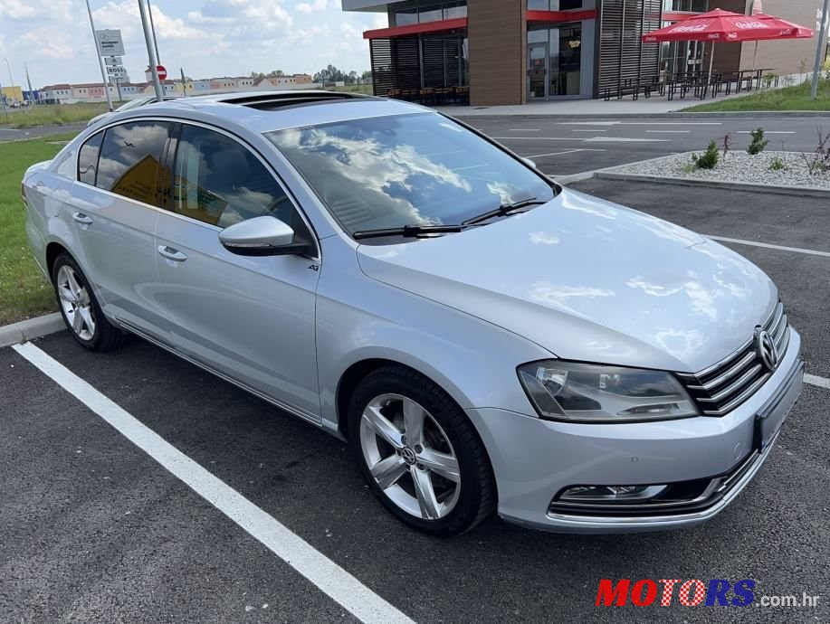 2013' Volkswagen Passat photo #1