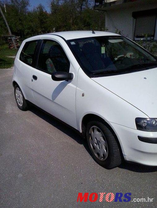 2001' Fiat Punto 1,9 Jtd photo #2