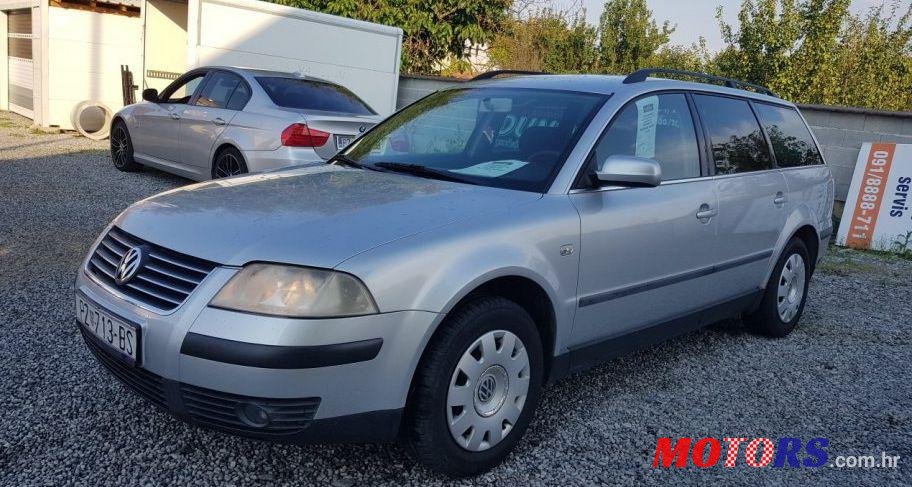 2002' Volkswagen Passat Variant photo #1