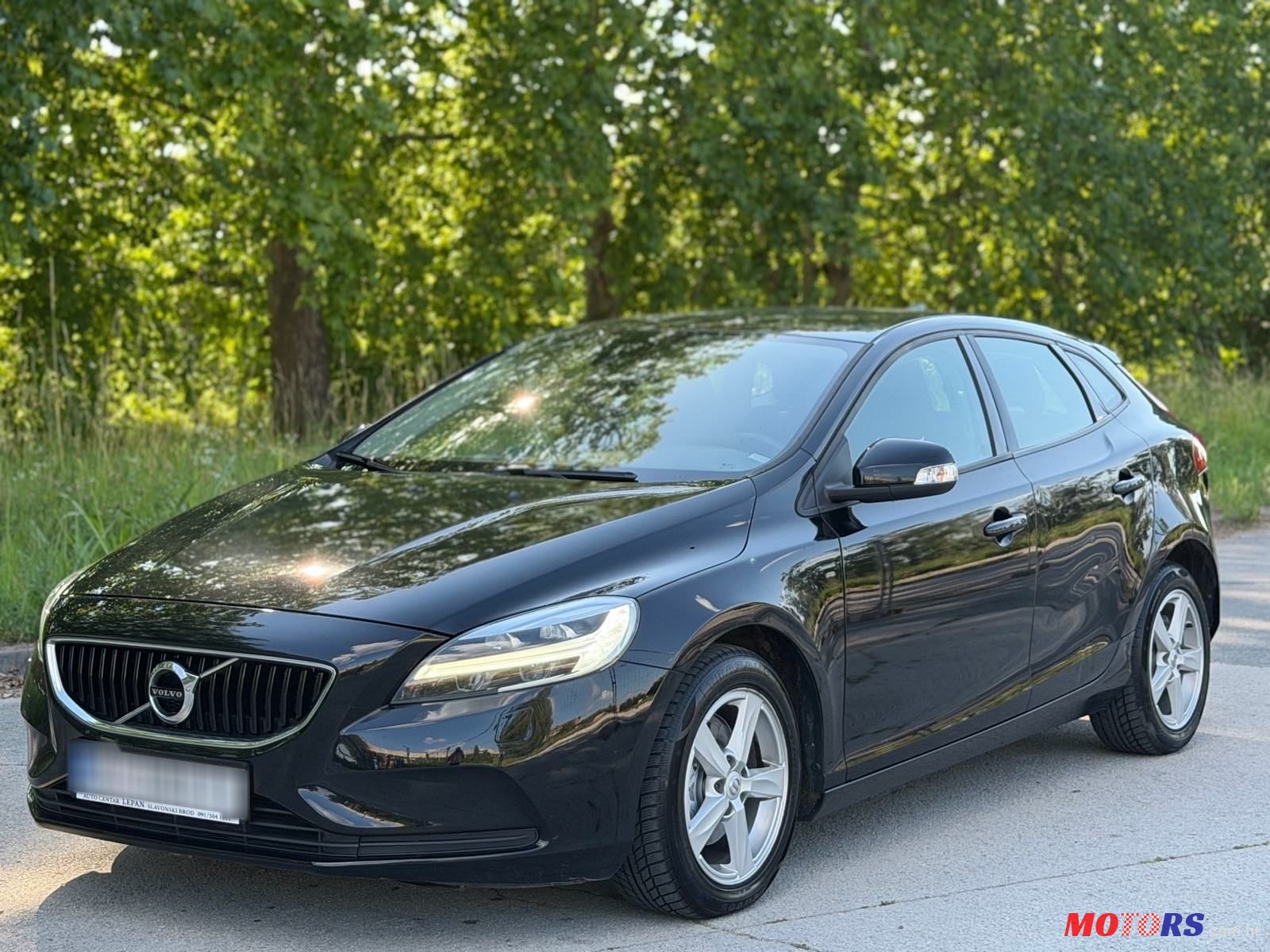2017' Volvo V40 D3 photo #1