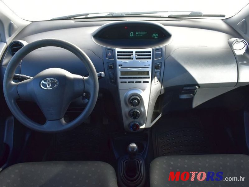 2006' Toyota Yaris 1,0 Vvt-I photo #4