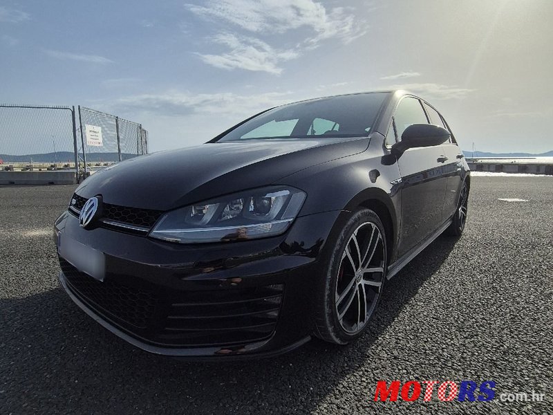 2015' Volkswagen Golf VII 2.0 Tdi photo #6