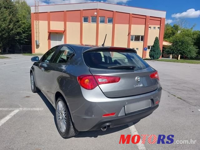 2013' Alfa Romeo Giulietta photo #4