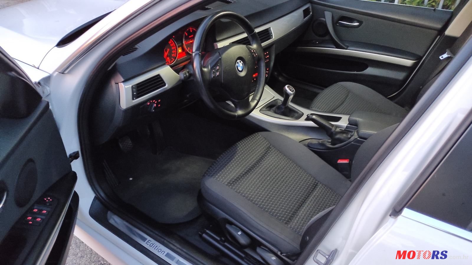 2010' BMW Serija 3 318D photo #5