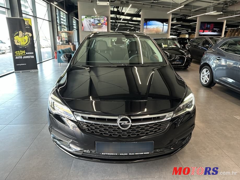 2017' Opel Astra Karavan photo #2