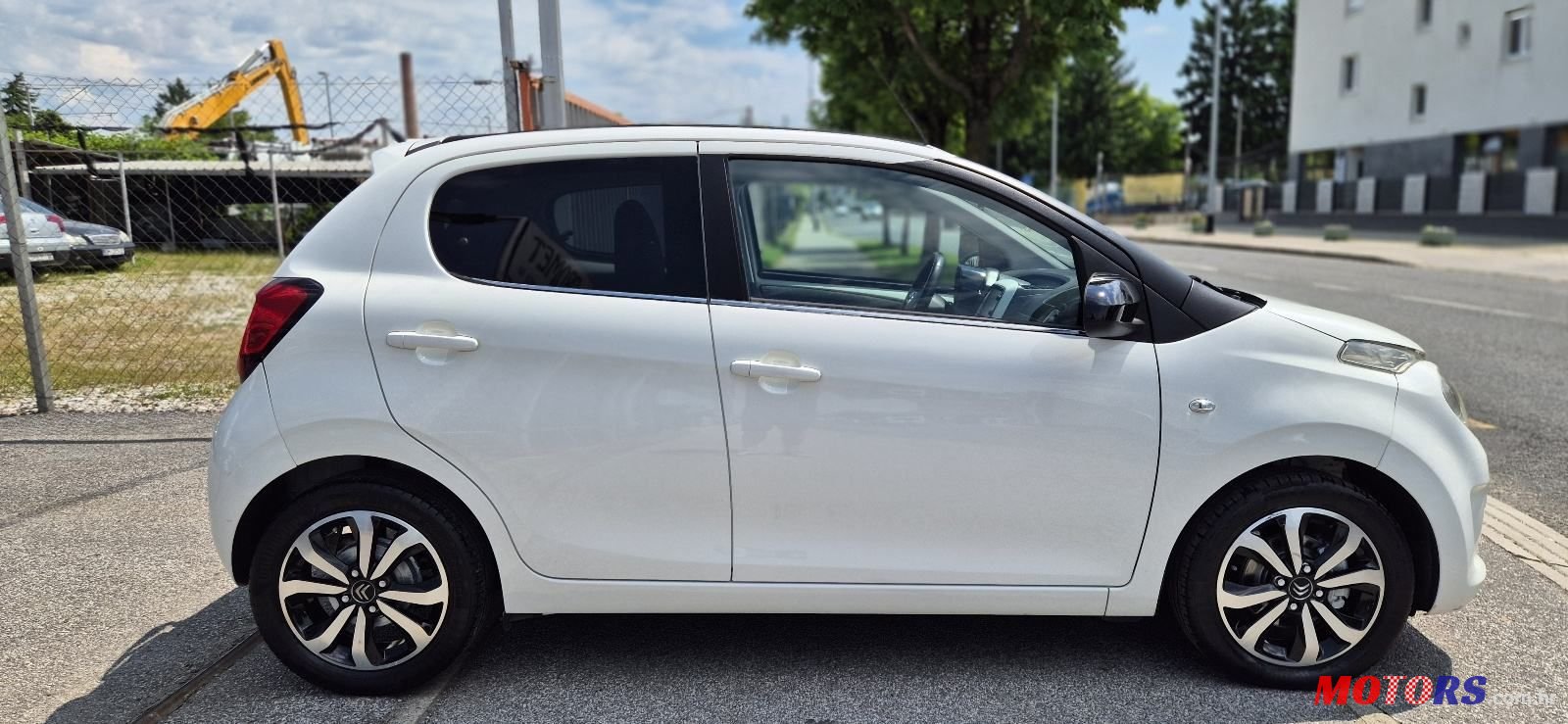 2015' Citroen C1 1,0 Vti 68 photo #5