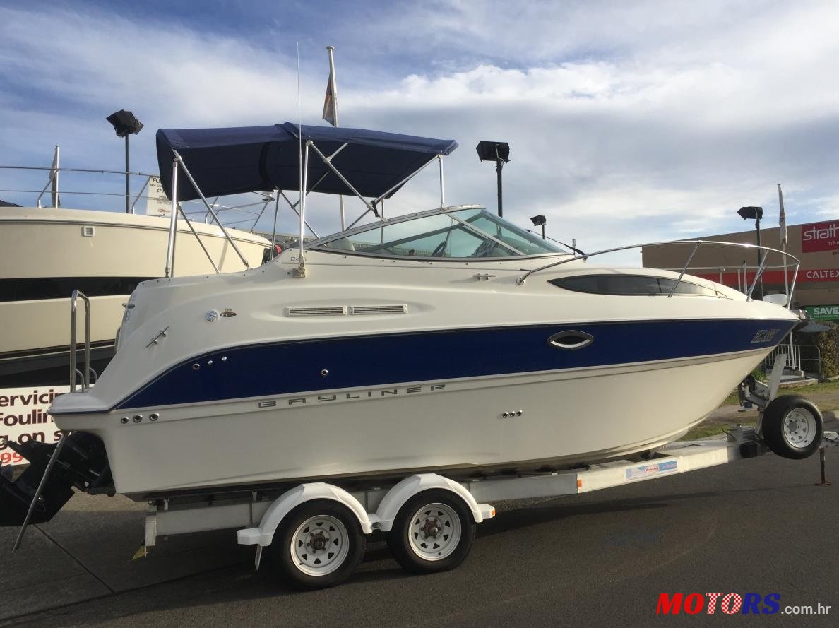 2006' Bayliner 245 Cruiser photo #1