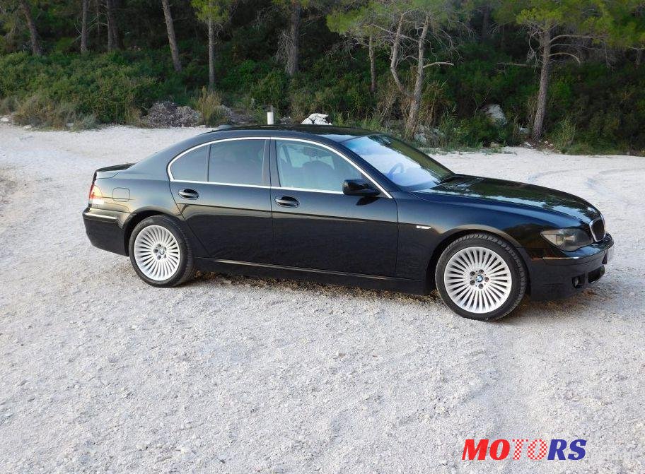 2008' BMW 7 Series 730D photo #2