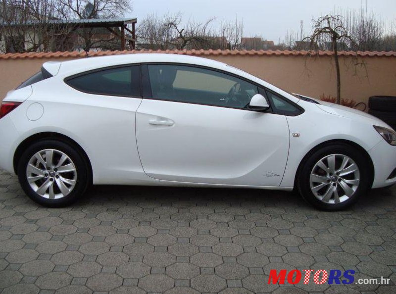 2012' Opel Astra Coupe 1,7 Cdti photo #2