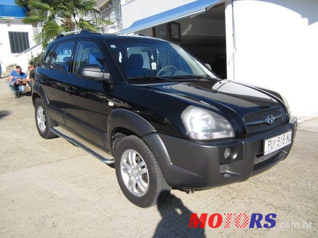 2005' Hyundai Tucson 2WD 2,0 GL photo #3