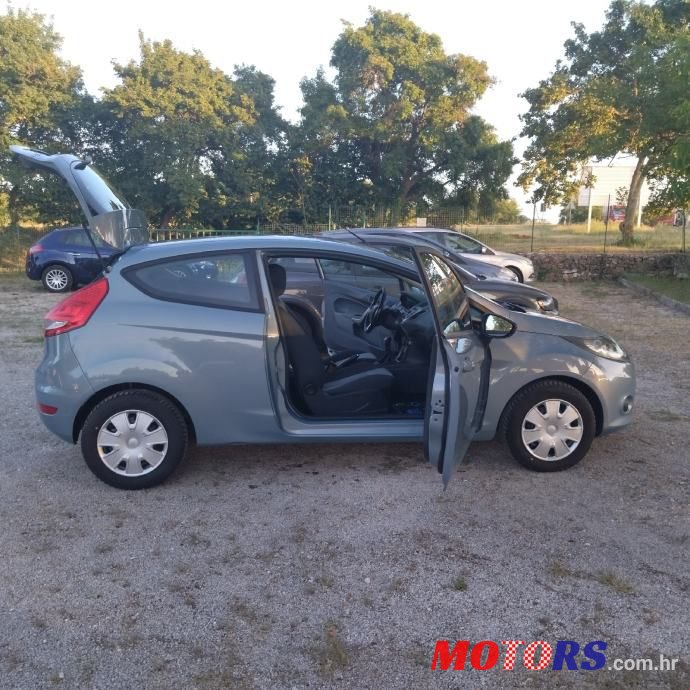 2009' Ford Fiesta photo #6