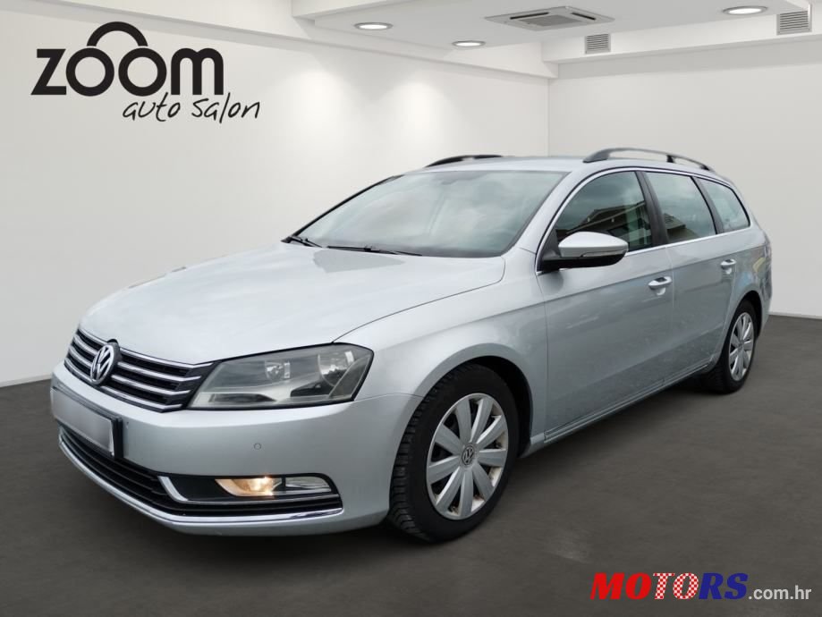 2011' Volkswagen Passat photo #1