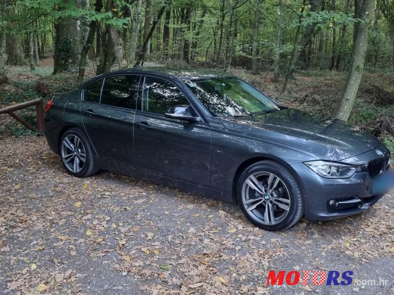 2013' BMW Serija 3 318D photo #4