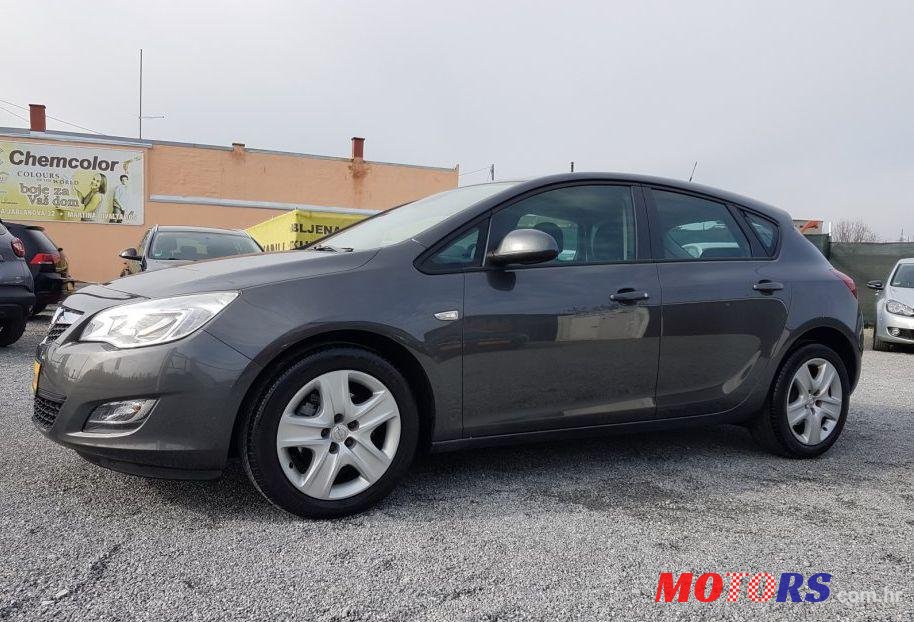 2011' Opel Astra 1,7 Cdti photo #1