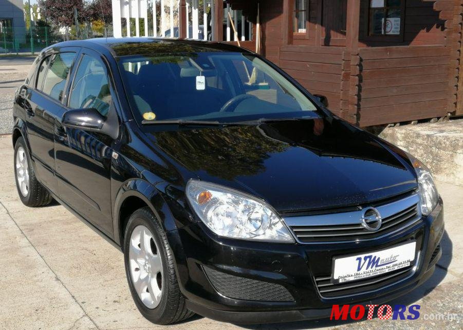 2008' Opel Astra 1,3 Cdti photo #1