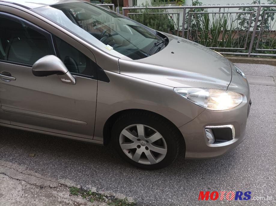 2012' Peugeot 308 1,6 E-Hdi photo #6