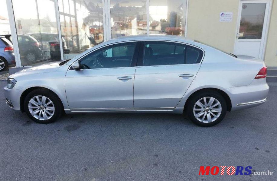 2011' Volkswagen Passat 1,6 Tdi photo #1