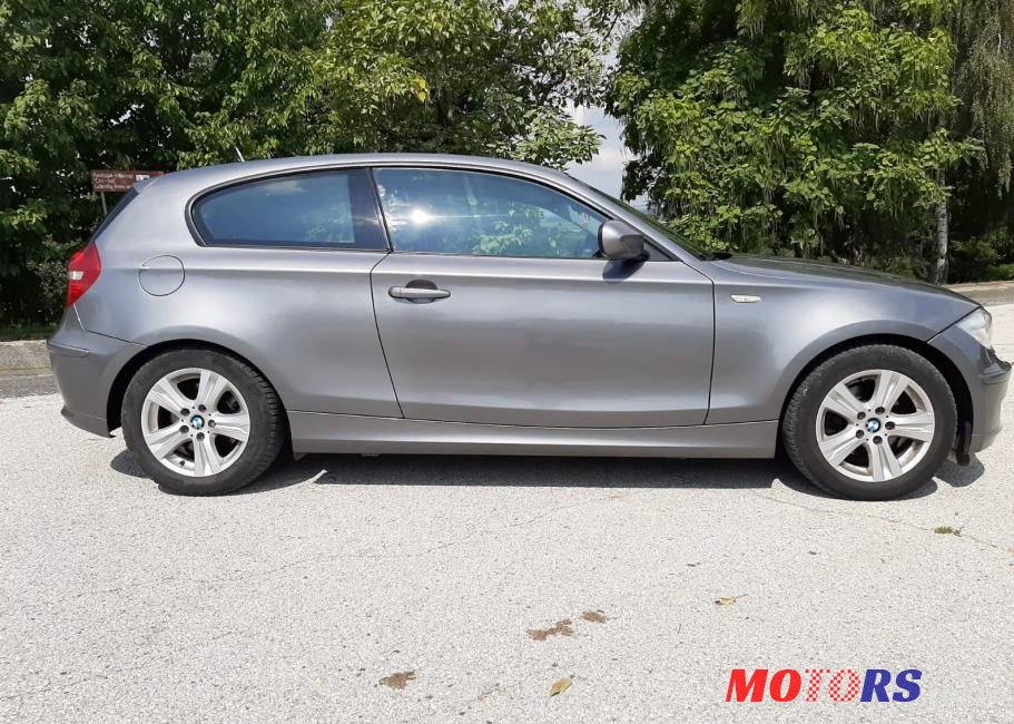 2011' BMW Serija 1 118D photo #1
