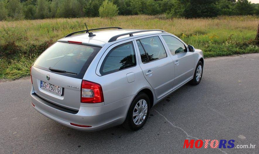 2013' Skoda Octavia Combi 1,6 Tdi photo #1