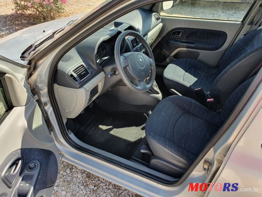 2003' Renault Clio 1,2 photo #3