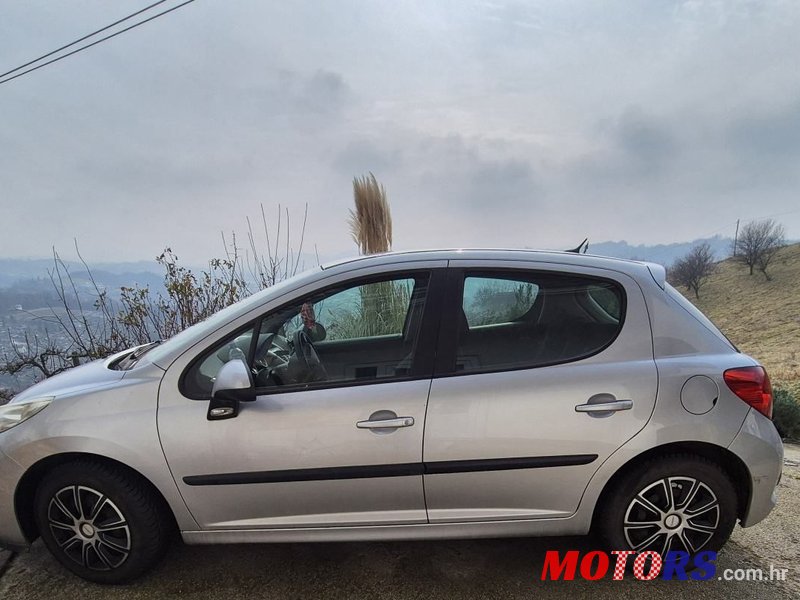 2007' Peugeot 207 1,6 16V photo #1