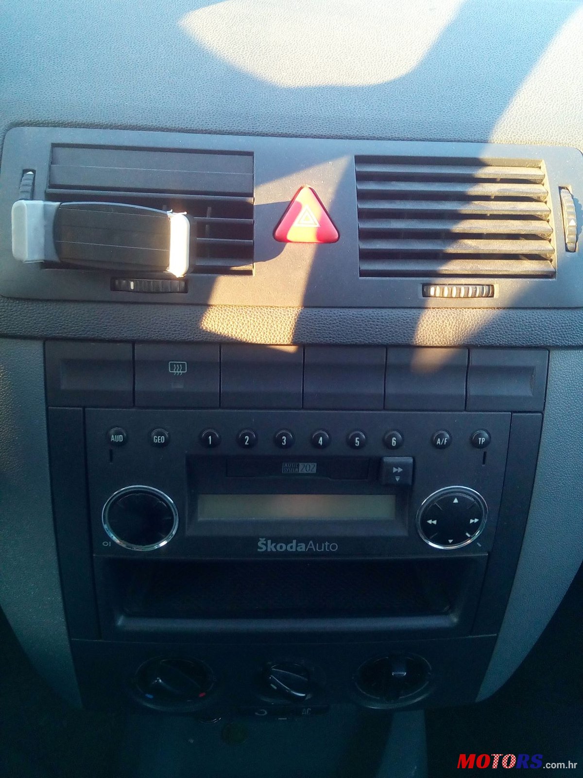 2002' Skoda Fabia 1.4 photo #1