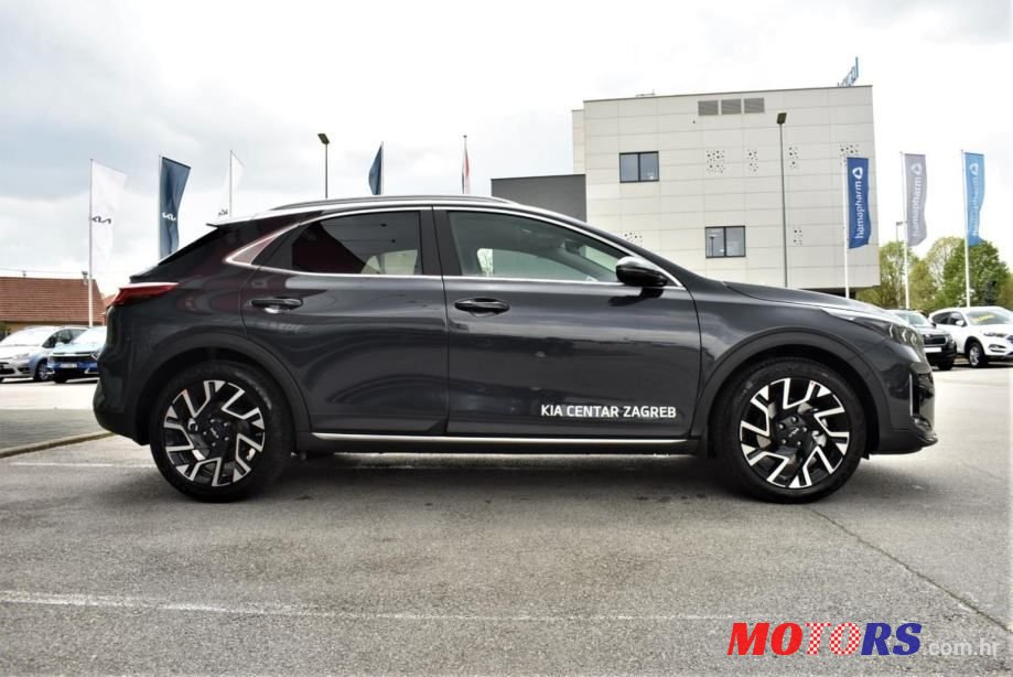 2023' Kia XCeed photo #5