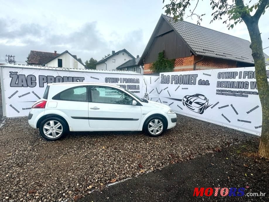 2004' Renault Megane Coupe 1,5 Dci photo #2