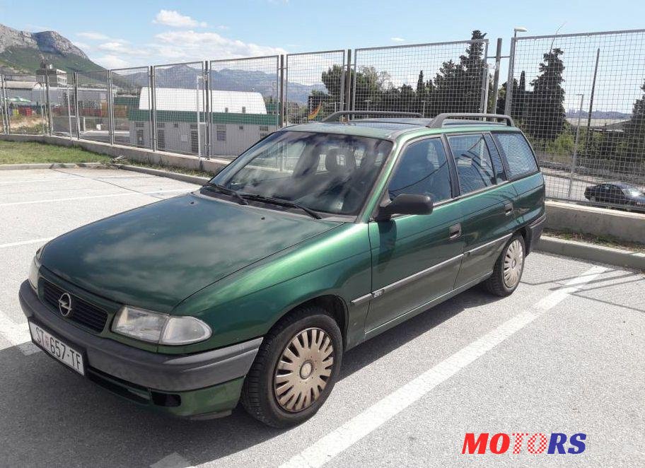1996' Opel Astra Karavan photo #2
