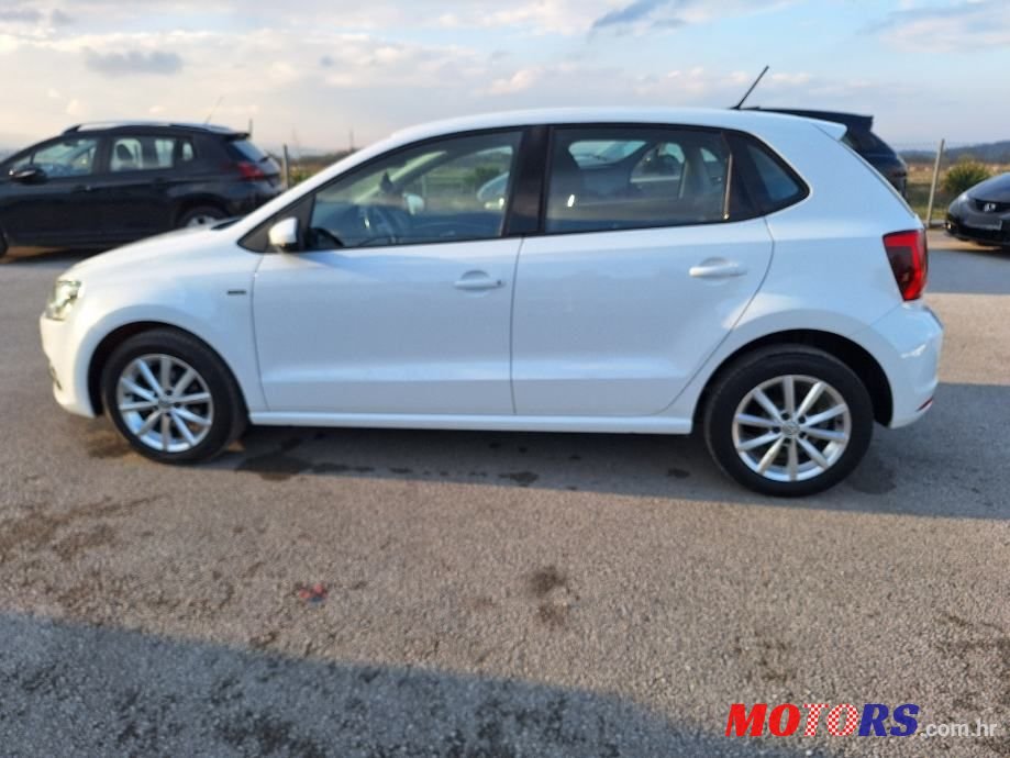 2015' Volkswagen Polo 1,0 photo #6