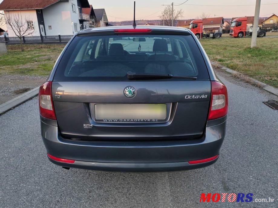 2012' Skoda Octavia Combi photo #6