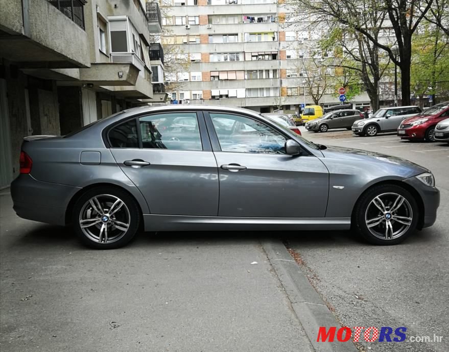 2010' BMW Serija 3 316D photo #6