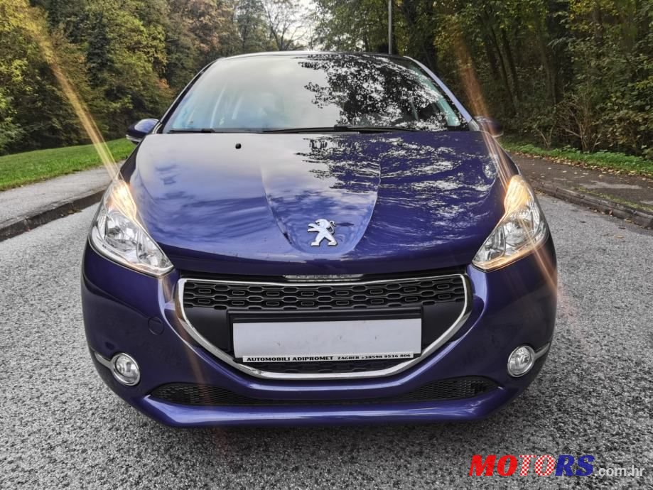 2014' Peugeot 208 1,2 Vti photo #2