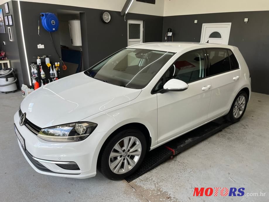 2019' Volkswagen Golf 7 1,6 Tdi photo #1