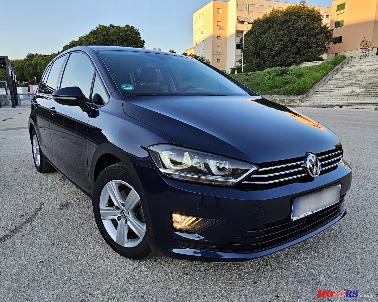 2015' Volkswagen Golf Sportsvan photo #2