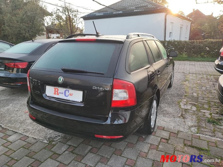 2012' Skoda Octavia Combi photo #3