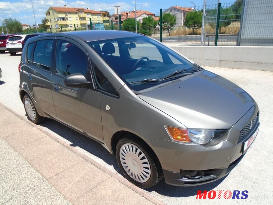 2010' Mitsubishi Colt 1,1 photo #6