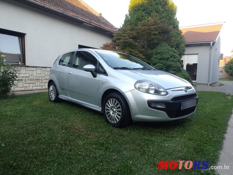 2012' Fiat Punto Evo 1,3 Multijet 16V photo #2